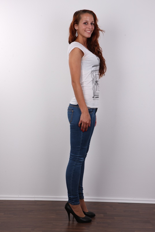 3. Download full pics of Tereza (25) from czechcasting.com