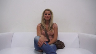 1. Download full pics of Lucie (20) from czechcasting.com