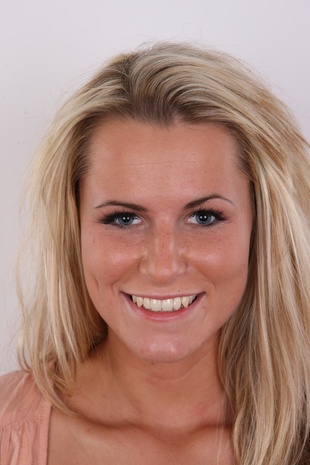 1. Download full pics of model Lucie (20) from czechcasting.com