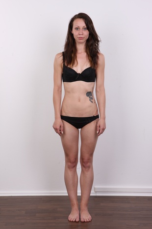 8. Download full pics of model Pavla (22) from czechcasting.com