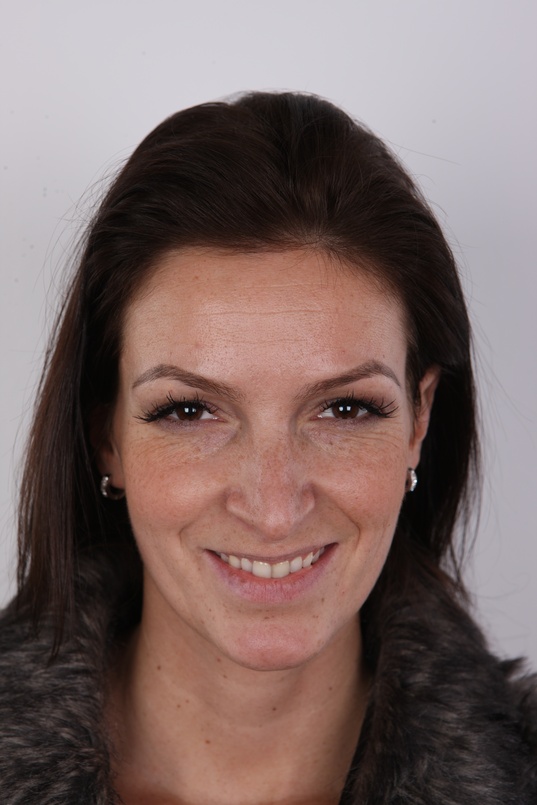 1. Download full pics of Diana (20) from czechcasting.com