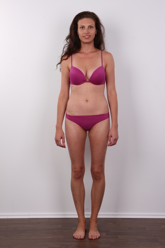 6. Download full pics of Jana (27) from czechcasting.com