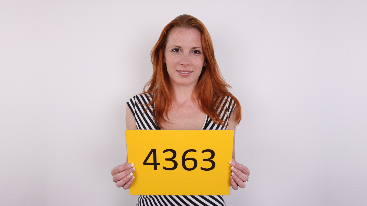 Michaela (31)