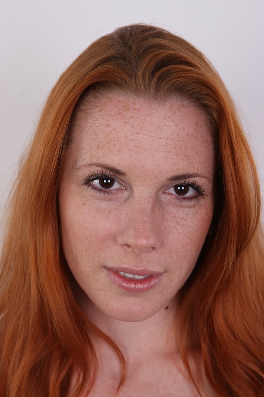 1. Download full pics of Michaela (31) from czechcasting.com