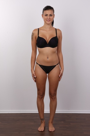 7. Download full pics of model Michaela (24) from czechcasting.com