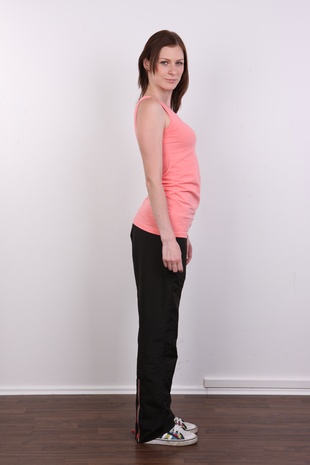 3. Download full pics of model Tereza (21) from czechcasting.com