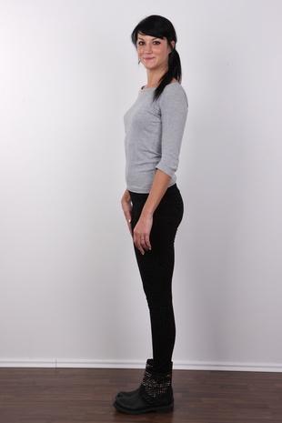 3. Download full pics of model Barbora (31) from czechcasting.com