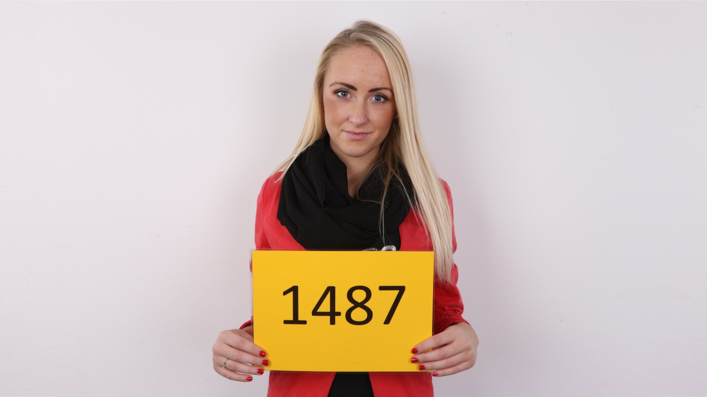 Michaela (19)