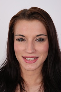 1. Download full pics of Saskia (20) from czechcasting.com