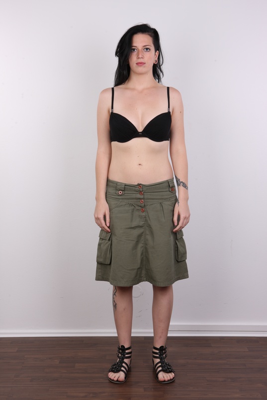 4. Download full pics of Magda (21) from czechcasting.com