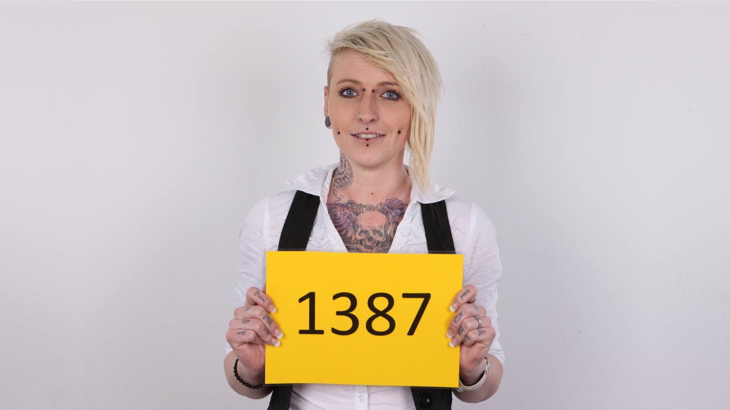 Emilie (27)