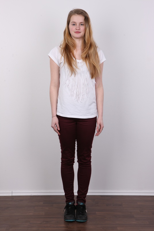 2. Download full pics of Lucie (18) from czechcasting.com