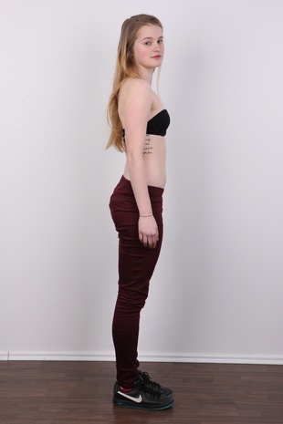 5. Download full pics of model Lucie (18) from czechcasting.com