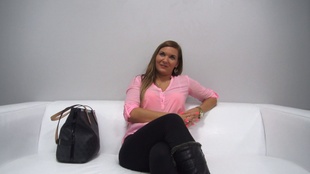 1. Download full pics of Pavla (23) from czechcasting.com