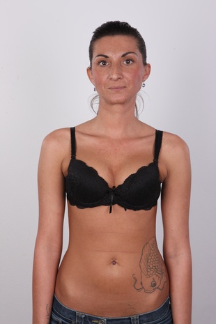 6. Download full pics of model Karolina (26) from czechcasting.com