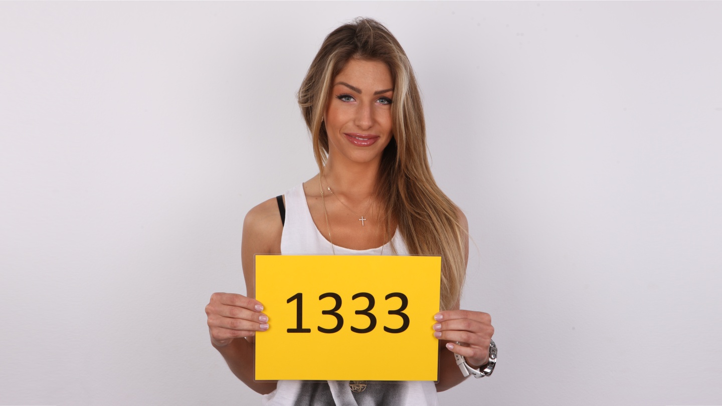 Simona (23)