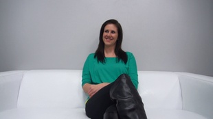 1. Download full pics of Klara (26) from czechcasting.com