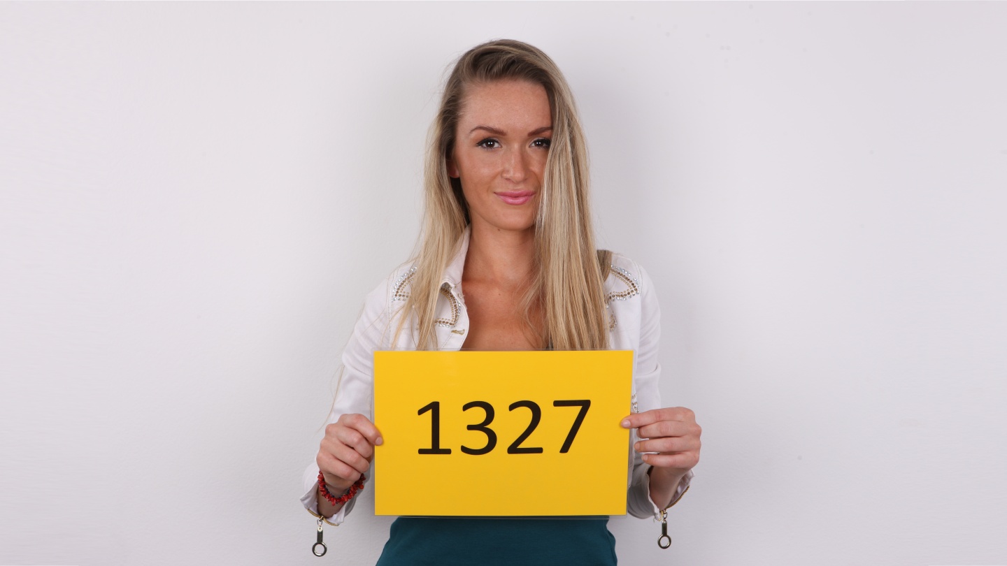Lenka (24)
