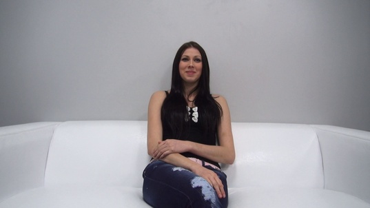 1. Download full pics of Mila (19) from czechcasting.com