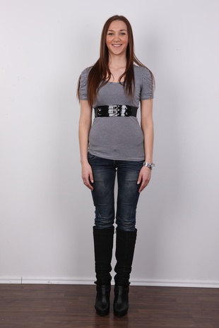 2. Download full pics of model Vladena (21) from czechcasting.com