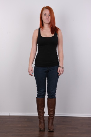 2. Download full pics of model Tereza (20) from czechcasting.com