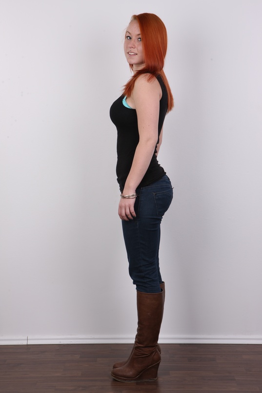 3. Download full pics of Tereza (20) from czechcasting.com