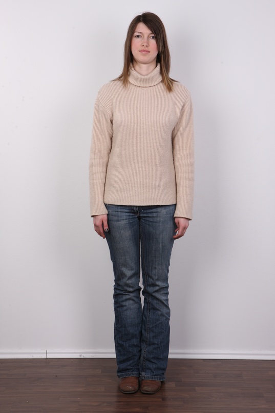 2. Download full pics of Ludmila (21) from czechcasting.com