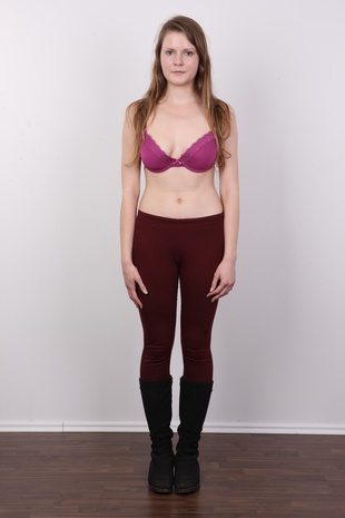 4. Download full pics of model Lucie (22) from czechcasting.com