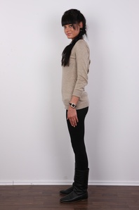 3. Download full pics of Alona (22) from czechcasting.com