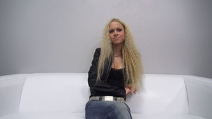 1. Download full pics of Sarka (24) from czechcasting.com