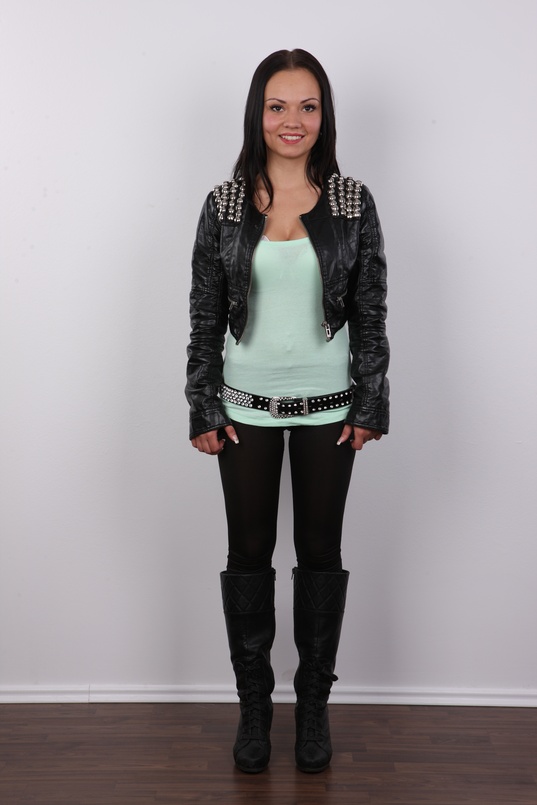 2. Download full pics of Nikola (20) from czechcasting.com