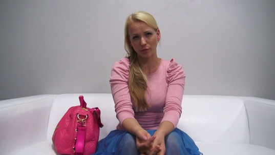 1. Download full pics of Vera (31) from czechcasting.com