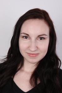 1. Download full pics of Jana (18) from czechcasting.com