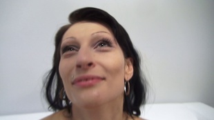 6. Download full pics of Denisa (27) from czechcasting.com