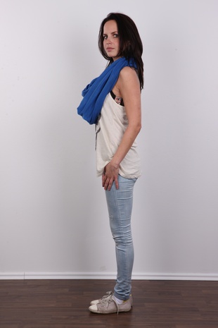 3. Download full pics of model Vladka (25) from czechcasting.com