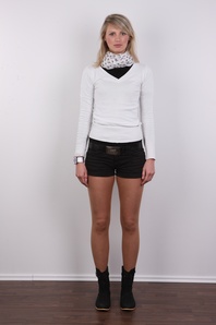 2. Download full pics of Klara (23) from czechcasting.com