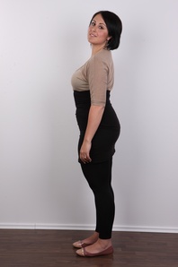 3. Download full pics of Veronika (23) from czechcasting.com