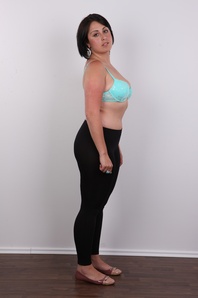 5. Download full pics of Veronika (23) from czechcasting.com