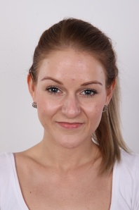 1. Download full pics of Nikola (23) from czechcasting.com