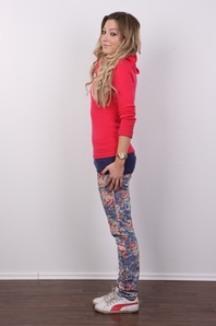 3. Download full pics of Bara (22) from czechcasting.com