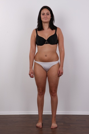 7. Download full pics of model Pavla (23) from czechcasting.com