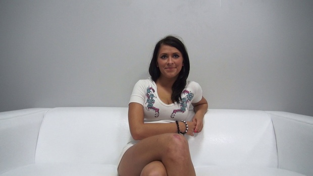 1. Download full pics of Zuzana (21) from czechcasting.com