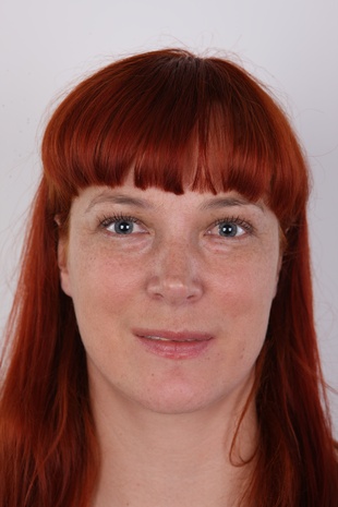 1. Download full pics of model Maja (33) from czechcasting.com