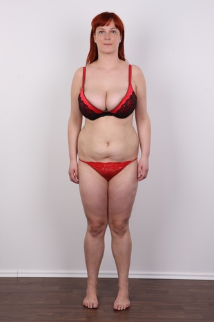 7. Download full pics of model Maja (33) from czechcasting.com