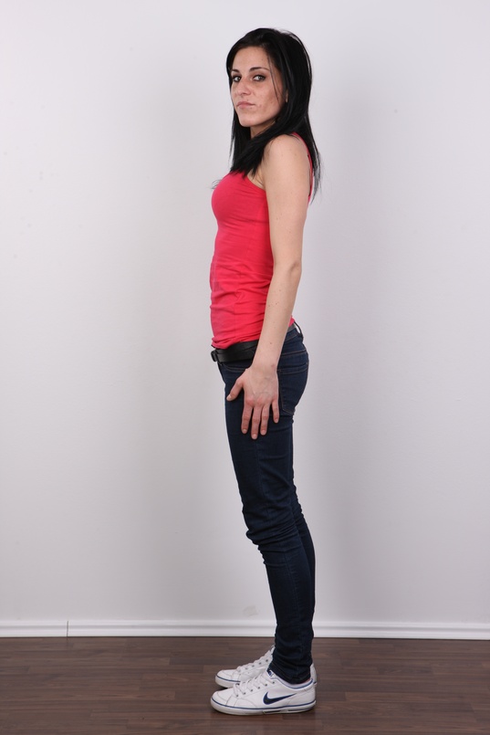 3. Download full pics of Aneta (22) from czechcasting.com