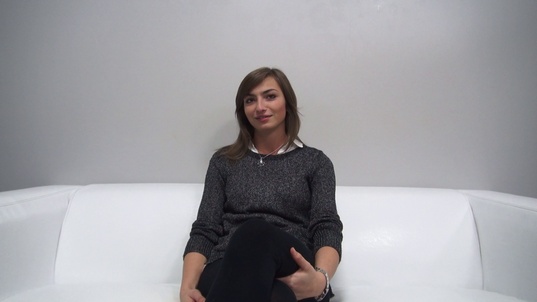 1. Download full pics of Eliska (19) from czechcasting.com