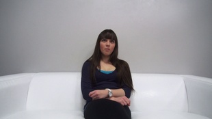 1. Download full pics of Veronika (21) from czechcasting.com