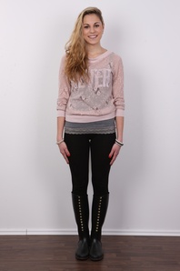 2. Download full pics of Nikola (18) from czechcasting.com