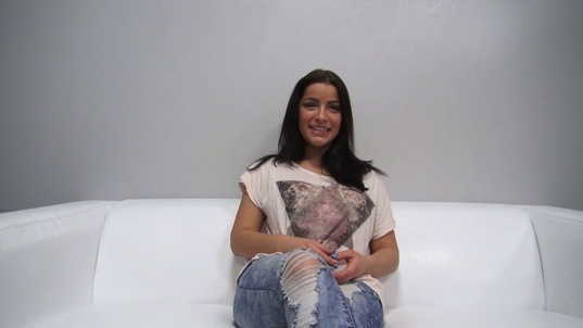 1. Download full pics of Tereza (21) from czechcasting.com