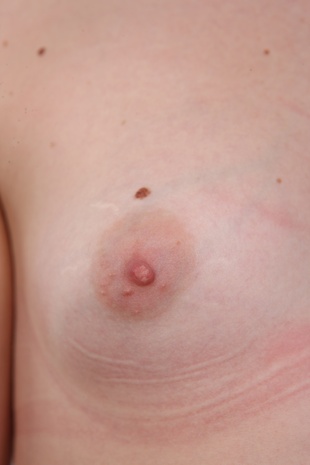 9. Download full pics of model Simona (18) from czechcasting.com